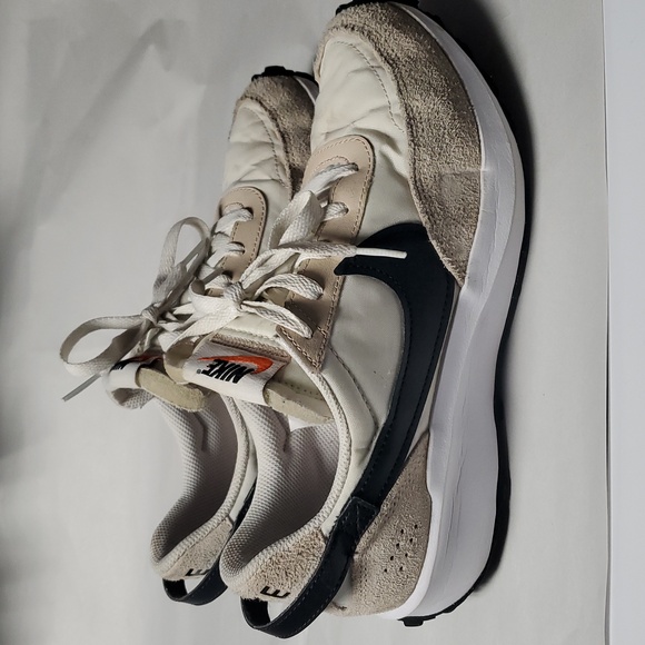 Nike Waffle Debut Womens Sneakers Size 9 Cream Tan Black - Picture 2 of 16